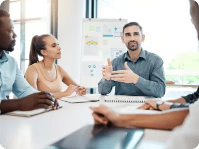 ingeniero-cooperación-hombre-mujer-técnico-mantenimiento-control-relé-sistema-robot-brazo-soldadura-con-mesa-portátil-control-calidad-operación-proceso-trabajo-pesado-industria-40-fábrica-fabricación.png