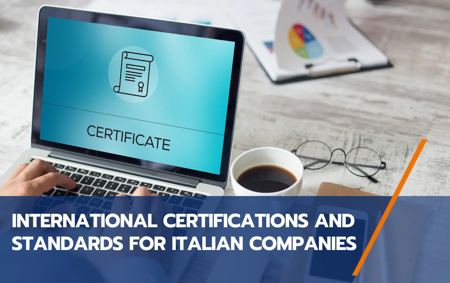 un computer portatile con un certificato sullo schermo